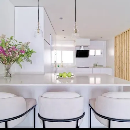 Elegante Completamente Nuevo Apartament