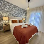 Elegante Completamente Nuevo Apartman