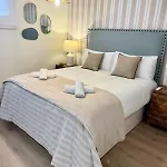 Elegante Completamente Nuevo Apartman