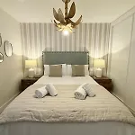 Elegante Completamente Nuevo Apartman